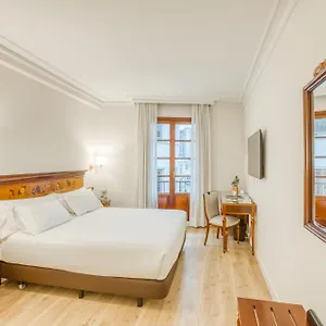https://tryp-arenal.bilbaohotelsspain.com