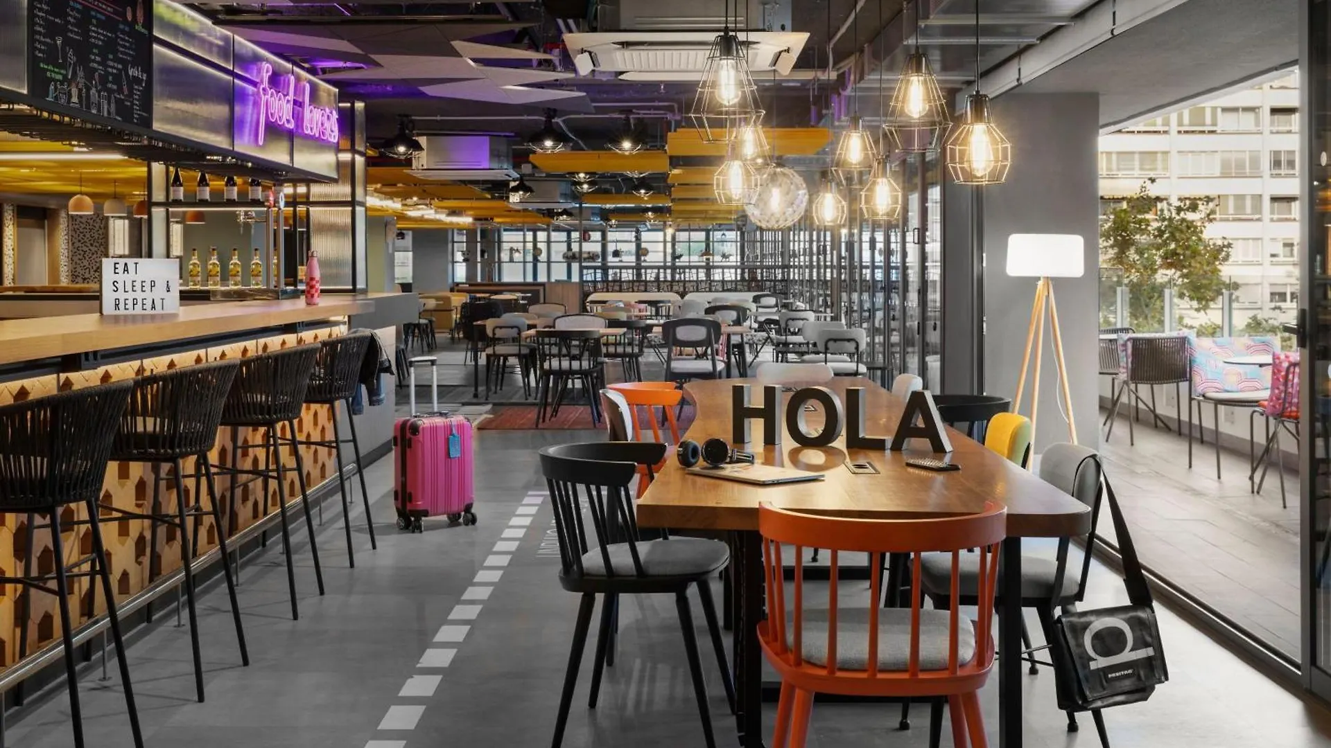 Отель Moxy Барселона 4*,