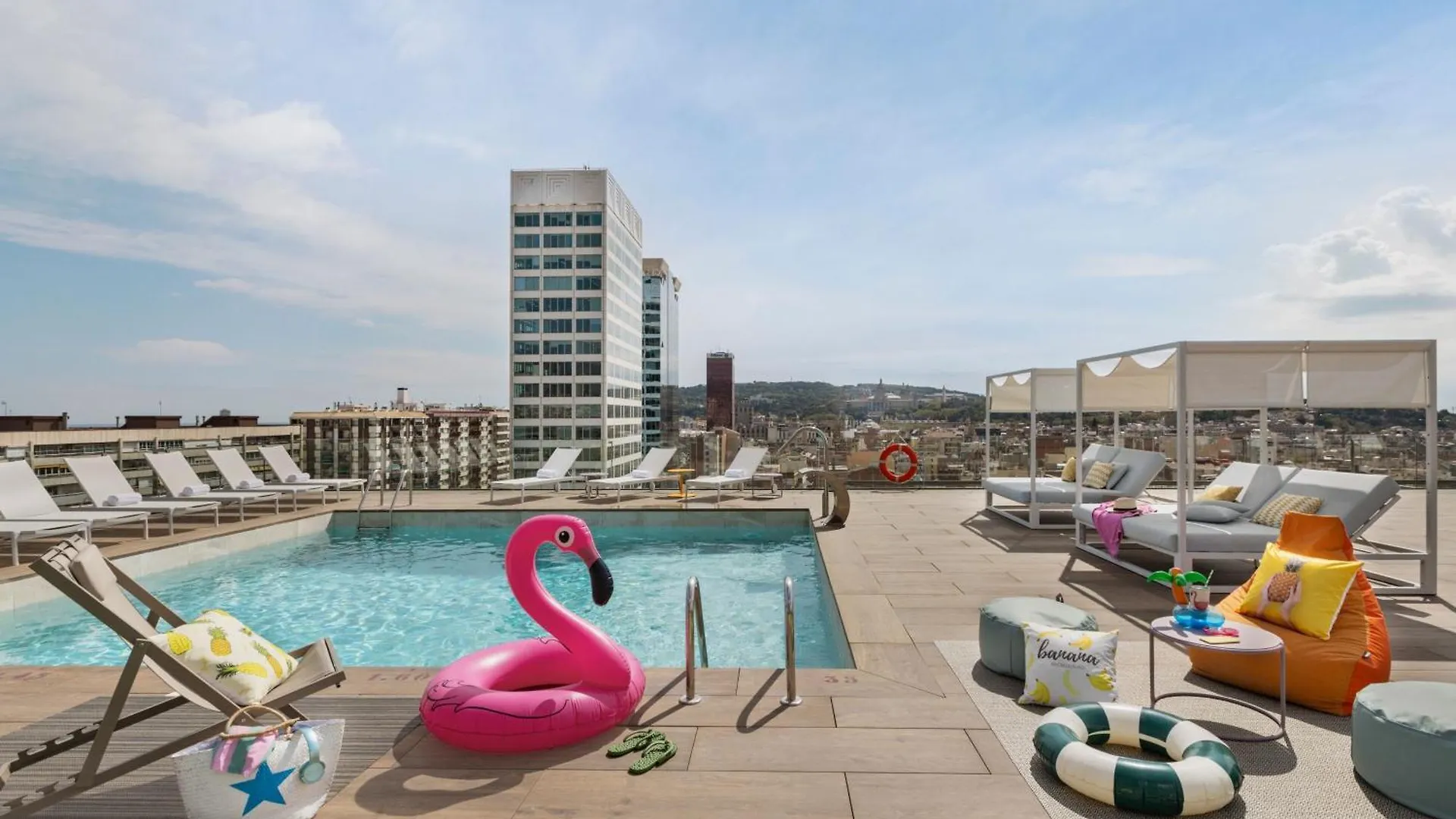 Moxy Barcelona Hotell