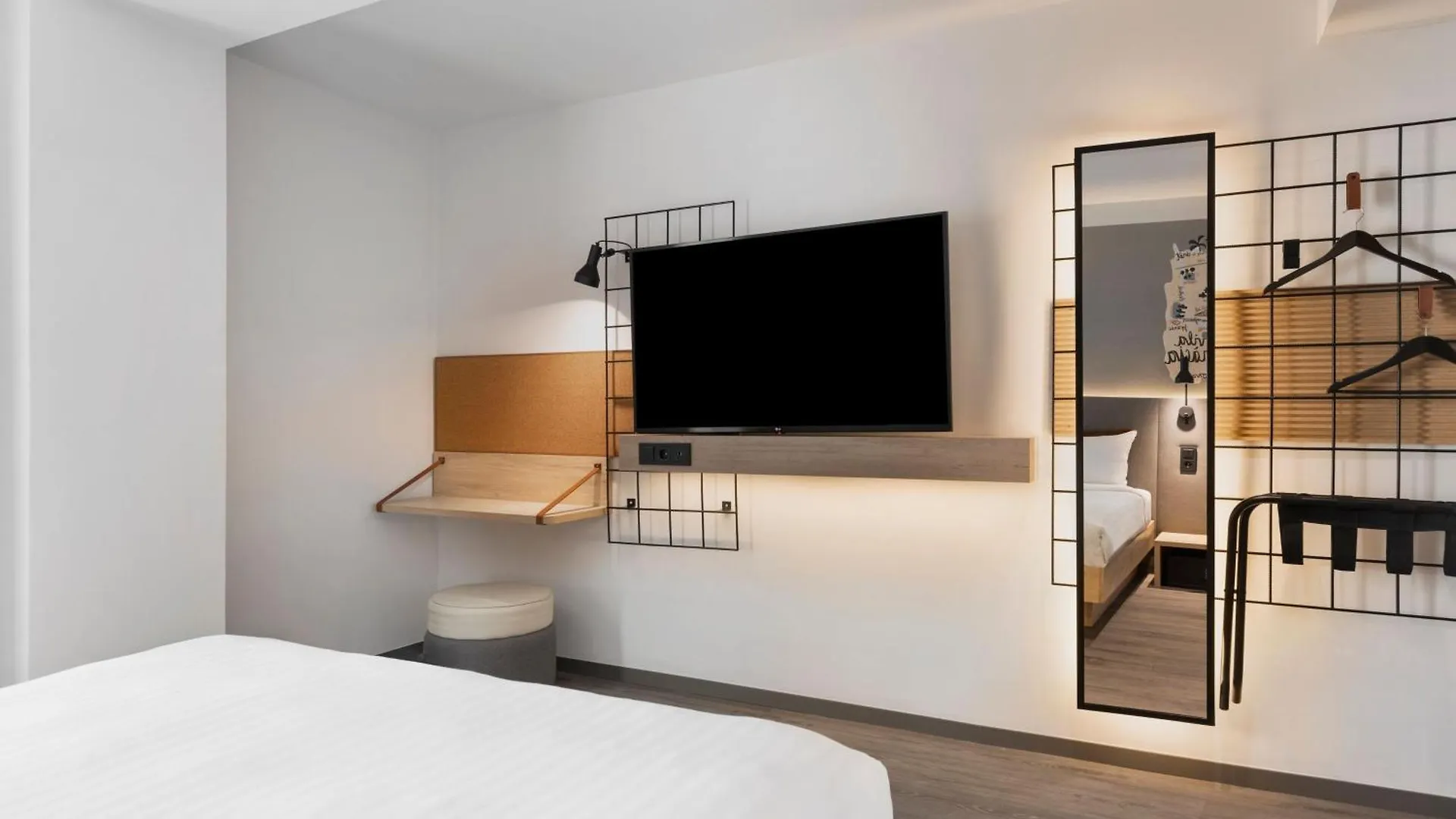 Moxy Barcelona Hotell
