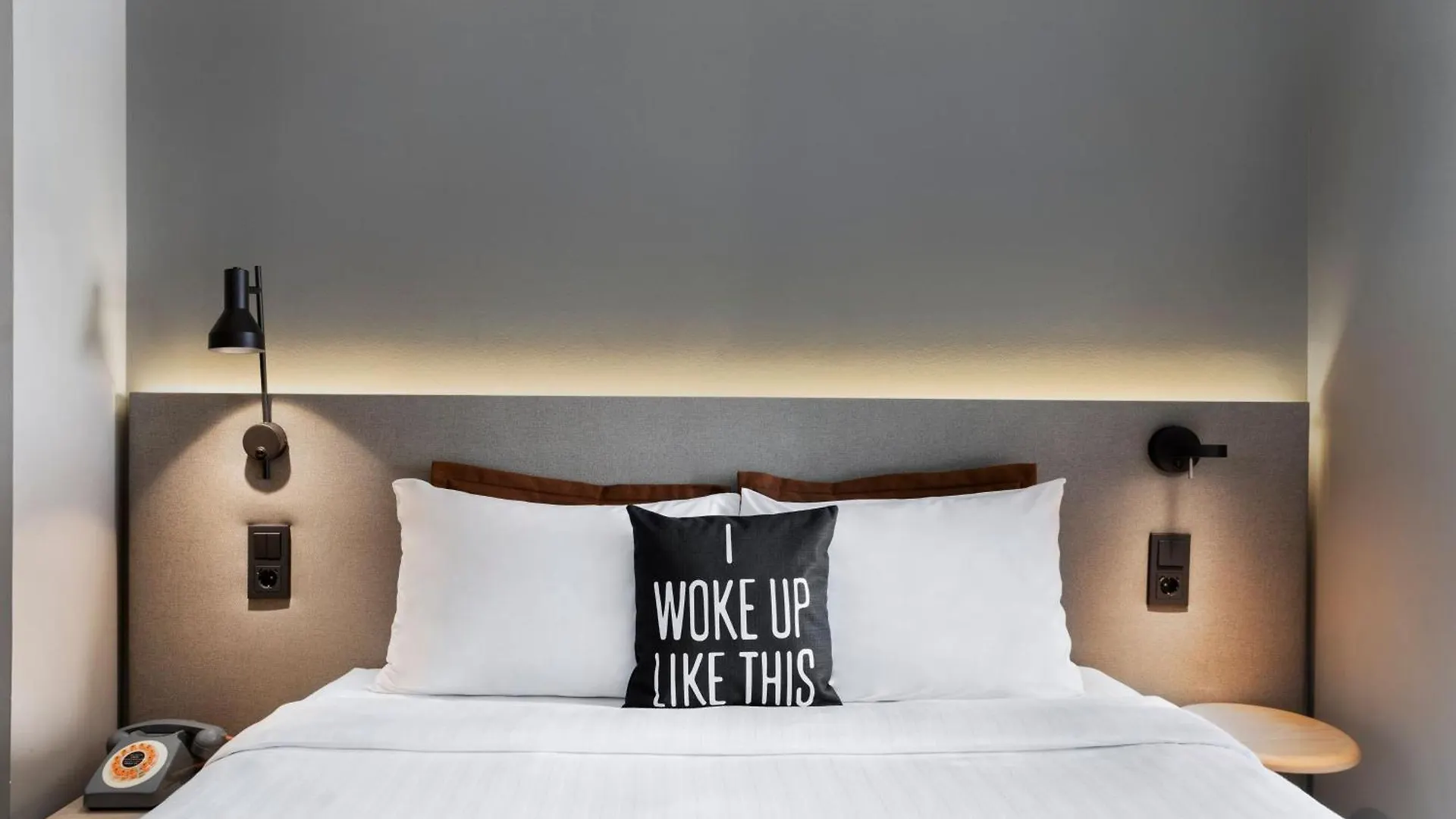 Moxy Barcelona Hotell