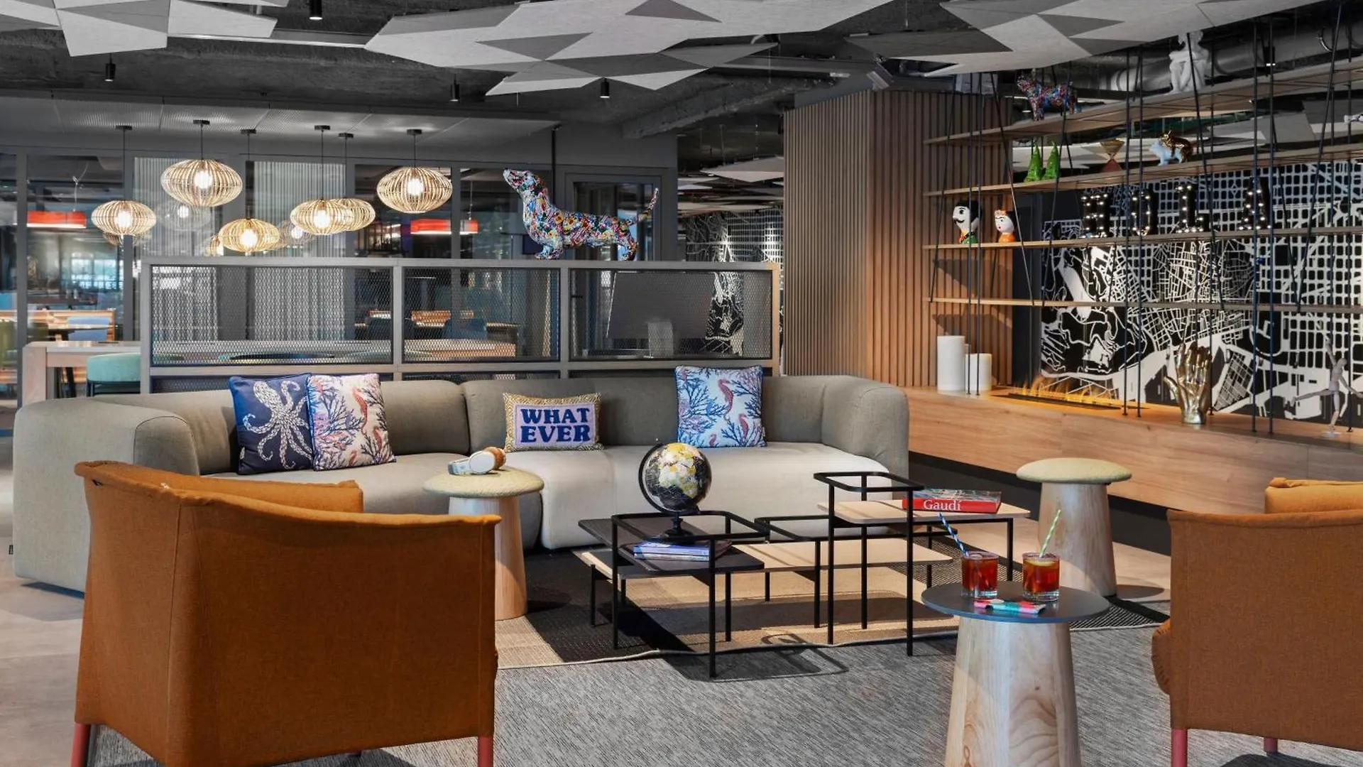 Moxy Barcelona Hotell