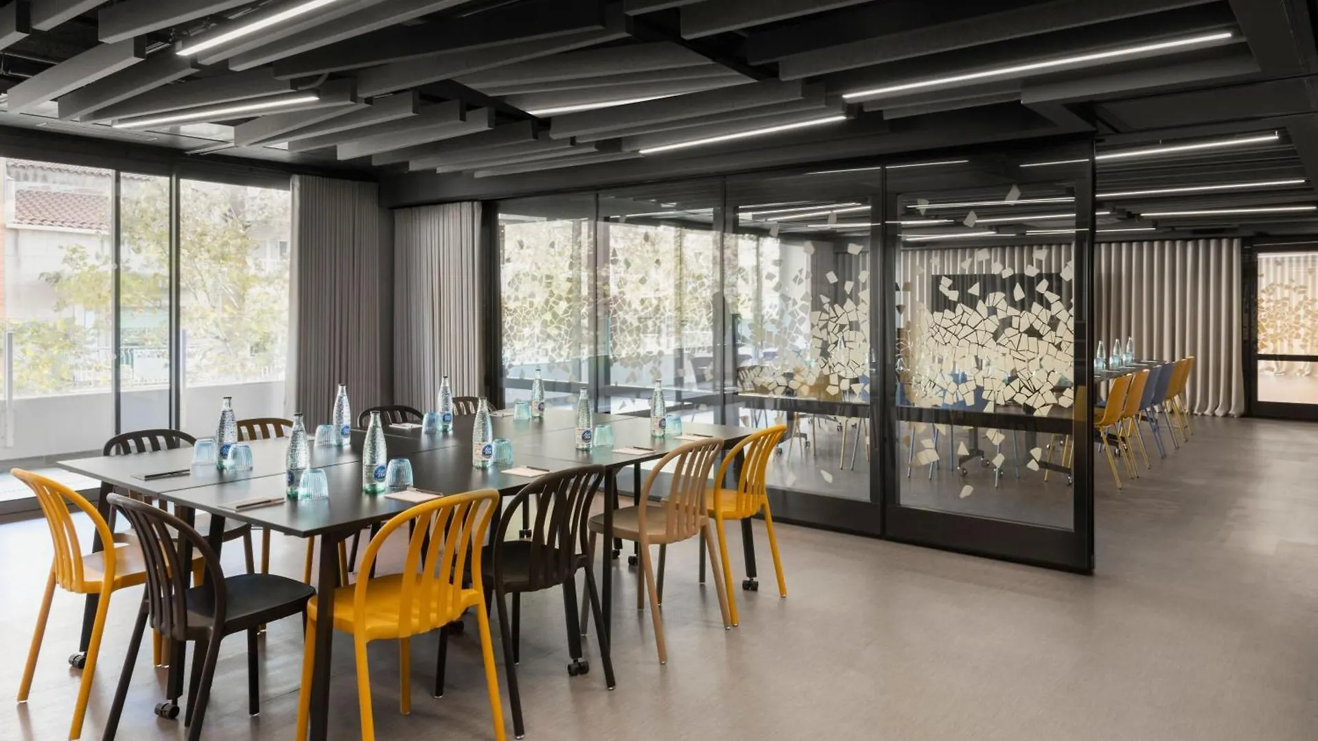 Moxy Barcelona Hotell