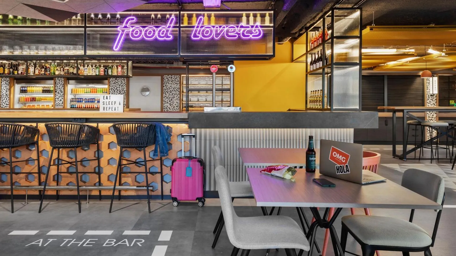 Moxy Barcelona Hotell