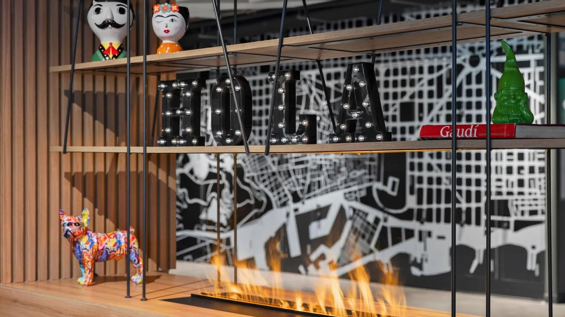 Moxy Barcelona Hotel 4*,