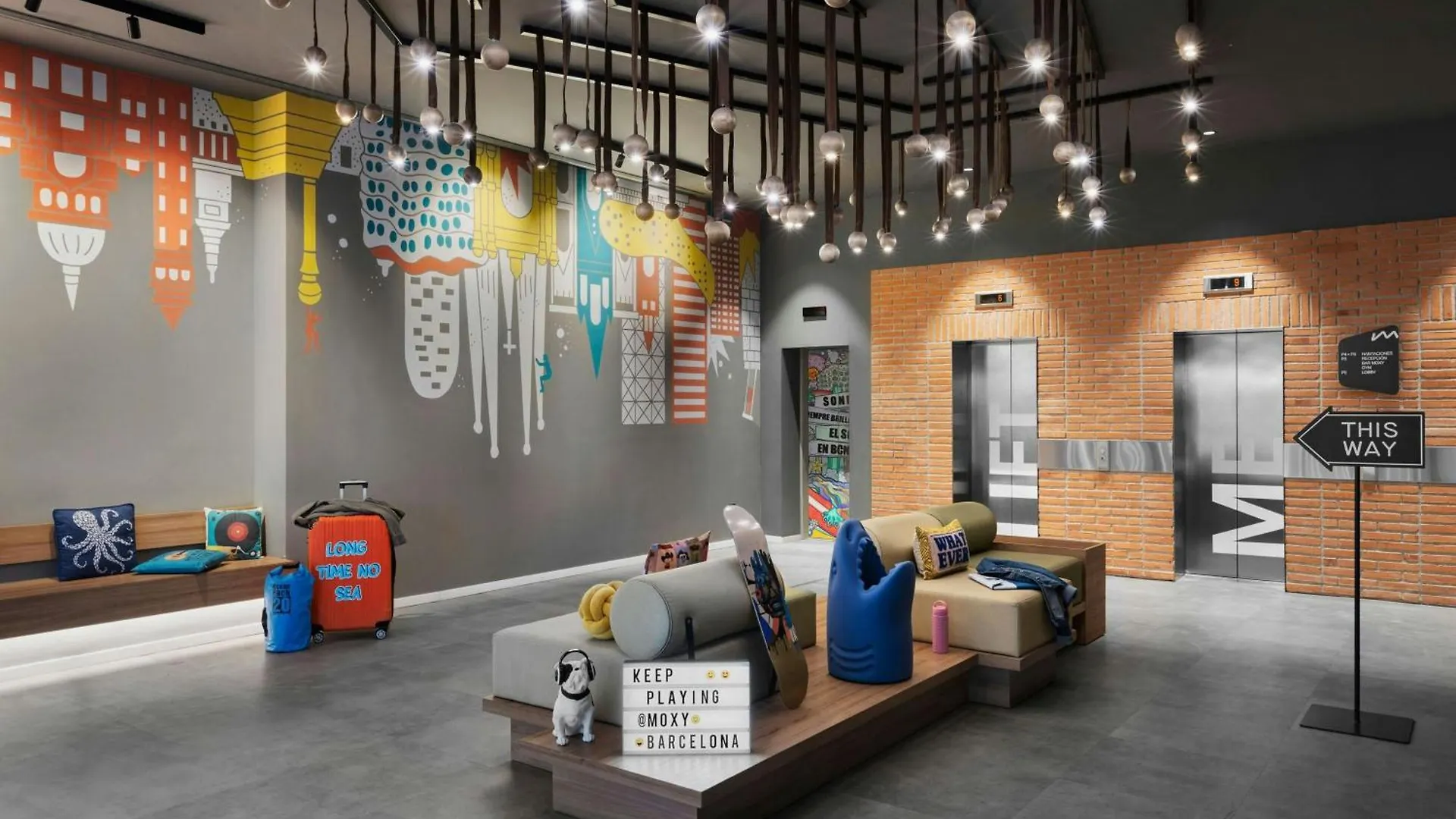 Moxy Barcelona Hotell