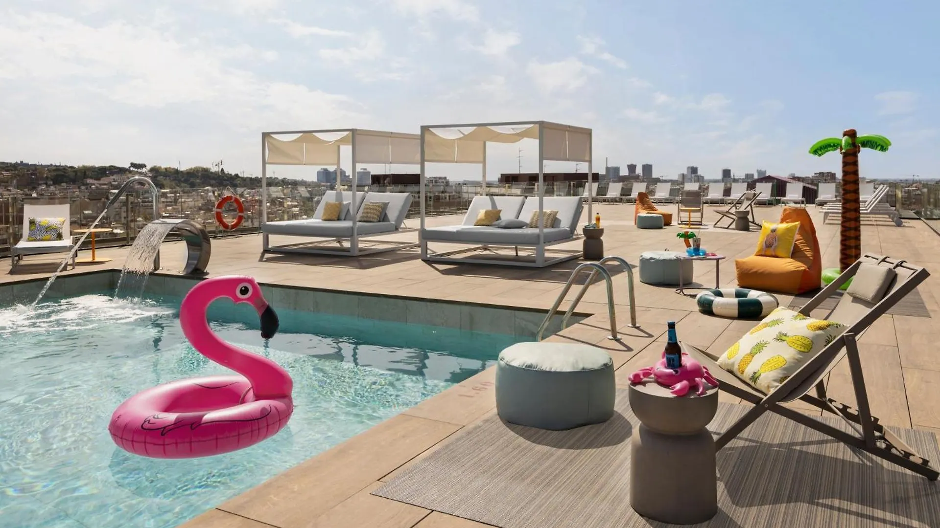 Moxy Barcelona Hotell