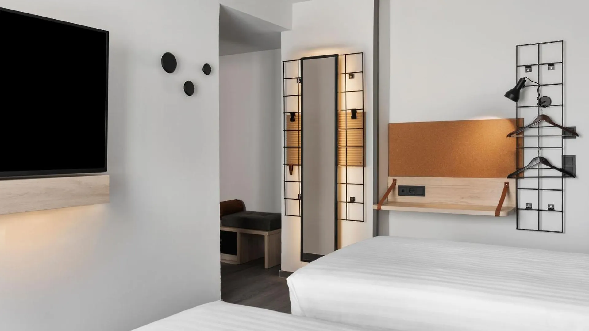 Moxy Barcelona Hotell 4*,  Spanien